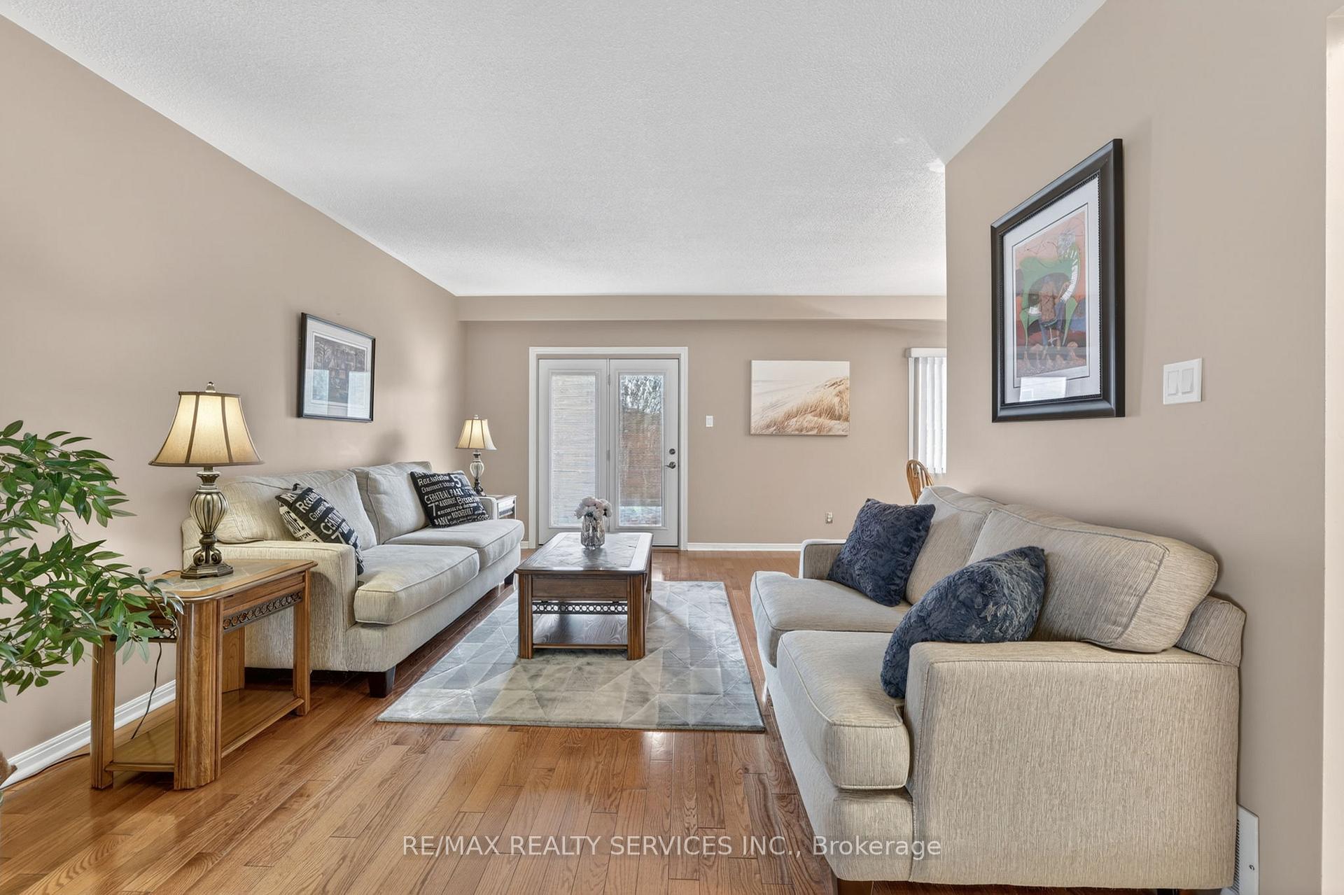Photo 8 of 14 Brighton Place, Brampton, Heart Lake West — HOMEH