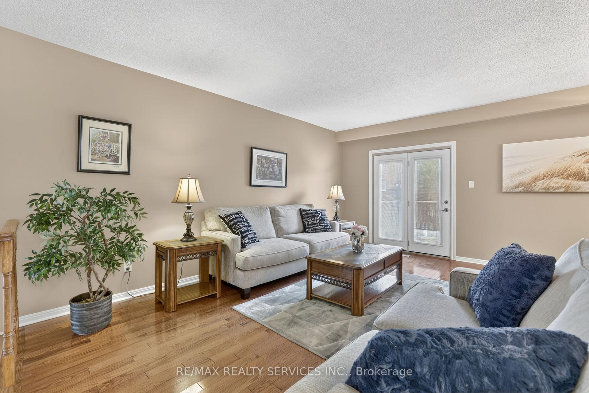 Photo 9 of 14 Brighton Place, Brampton, Heart Lake West — HOMEH