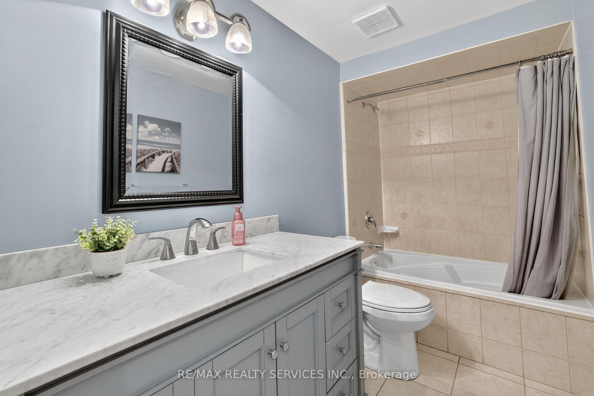 Photo 25 of 14 Brighton Place, Brampton, Heart Lake West — HOMEH