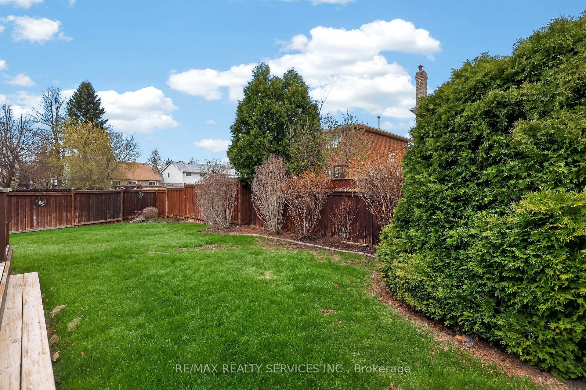 Photo 35 of 14 Brighton Place, Brampton, Heart Lake West — HOMEH