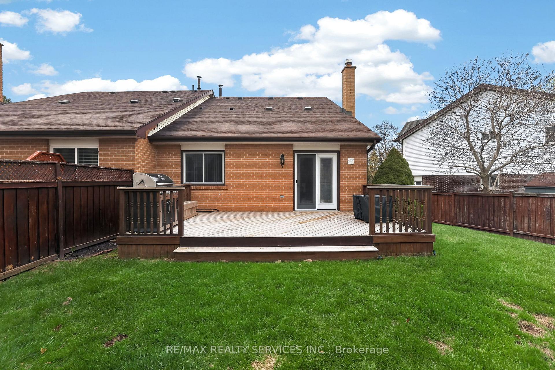 Photo 37 of 14 Brighton Place, Brampton, Heart Lake West — HOMEH