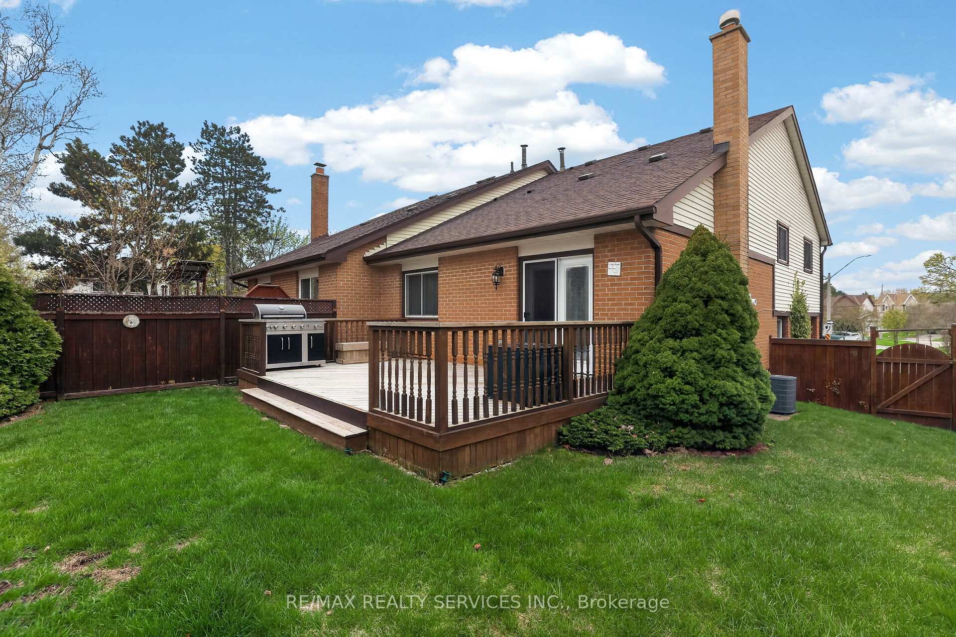 Photo 38 of 14 Brighton Place, Brampton, Heart Lake West — HOMEH