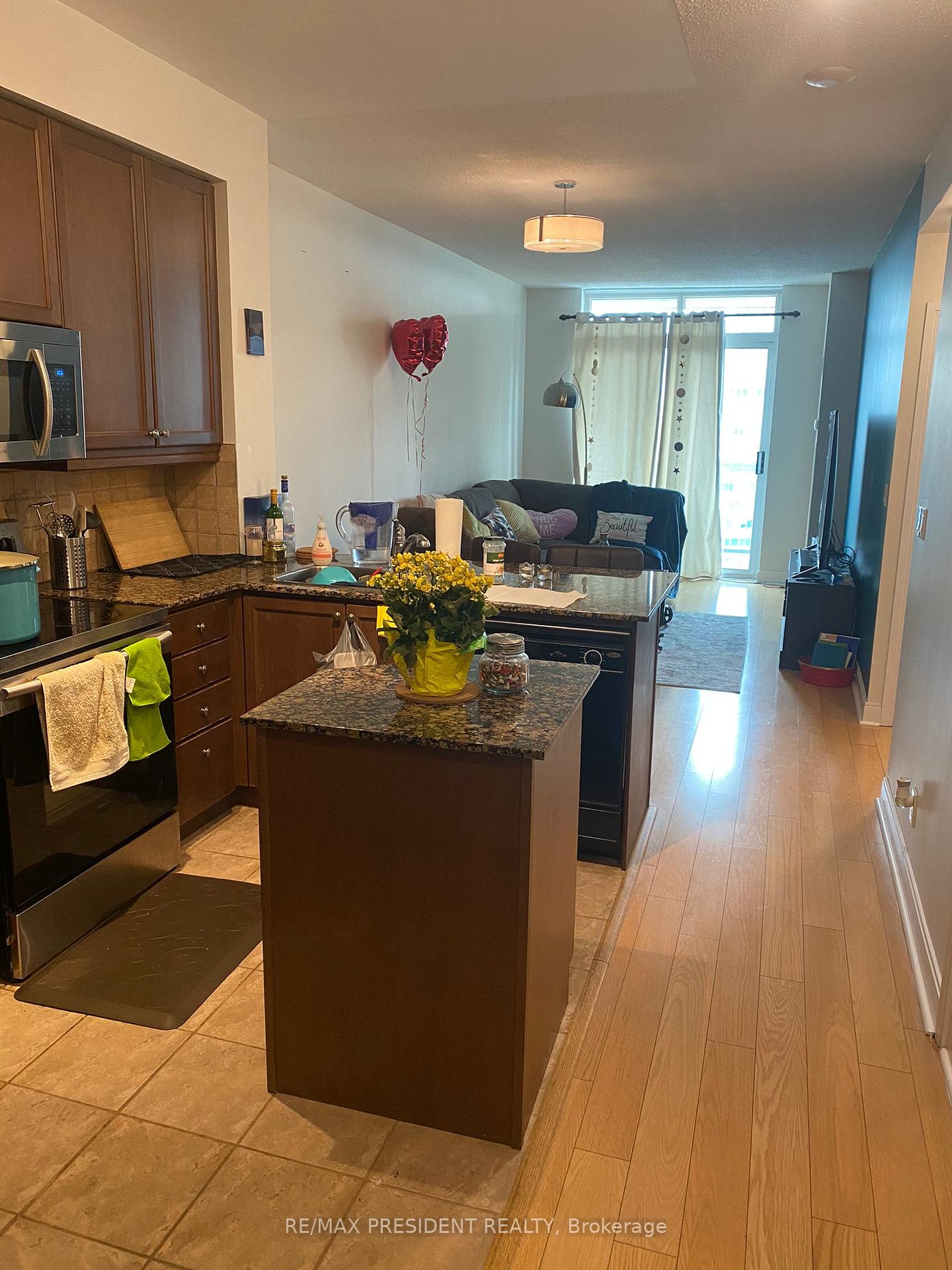 Photo 11 of Unit 1605, 90 Absolute Avenue, Mississauga, City Centre — HOMEH