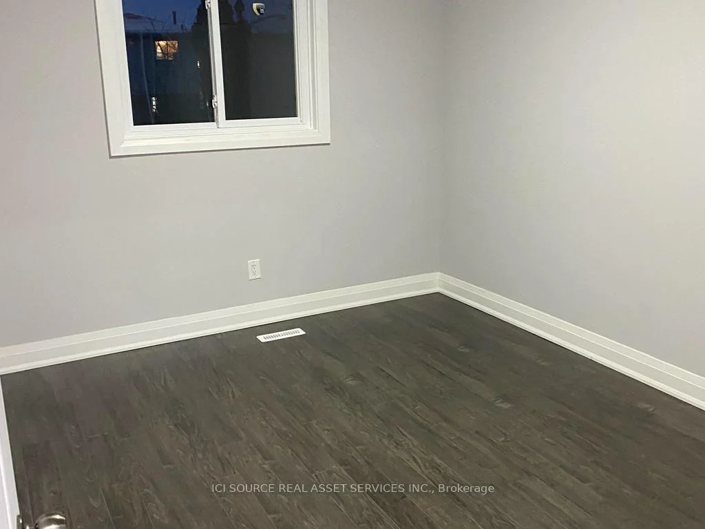 Photo 9 of 77 Newbridge Crescent, Brampton, Westgate — HOMEH