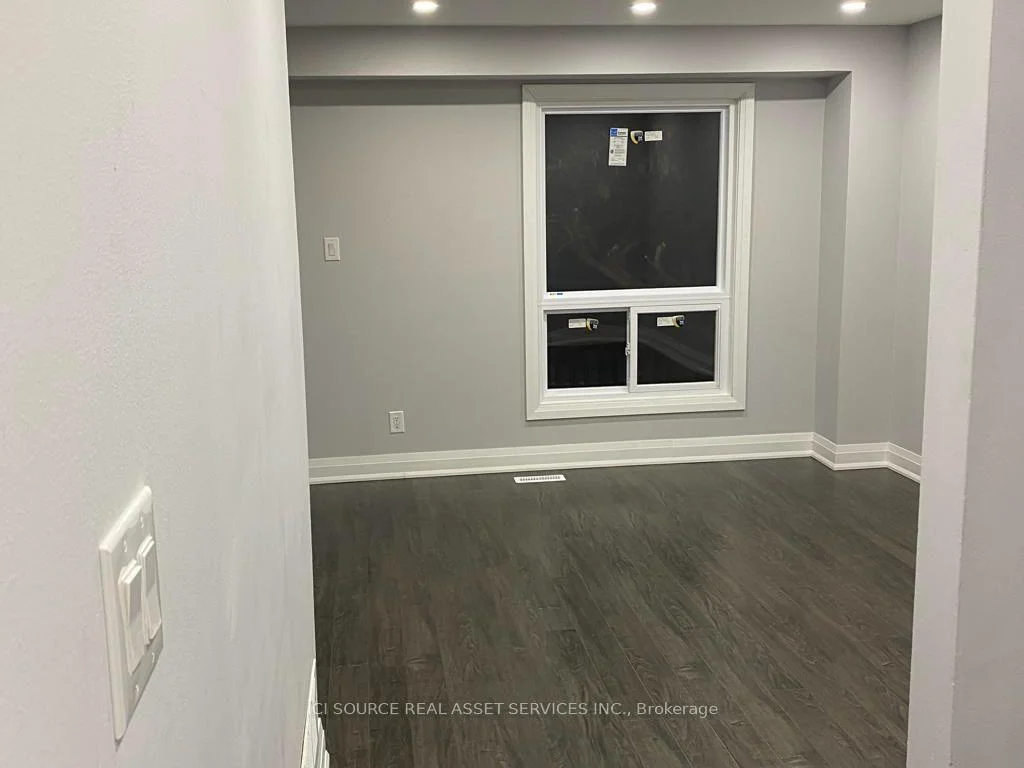 Photo 17 of 77 Newbridge Crescent, Brampton, Westgate — HOMEH