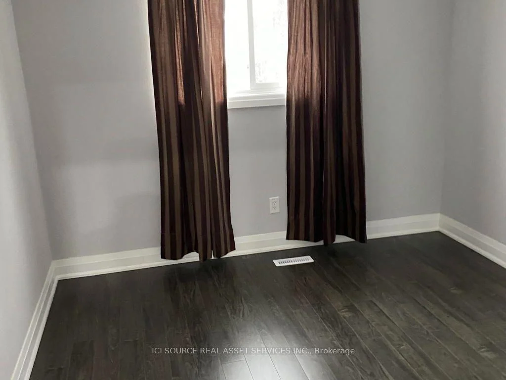 Photo 31 of 77 Newbridge Crescent, Brampton, Westgate — HOMEH