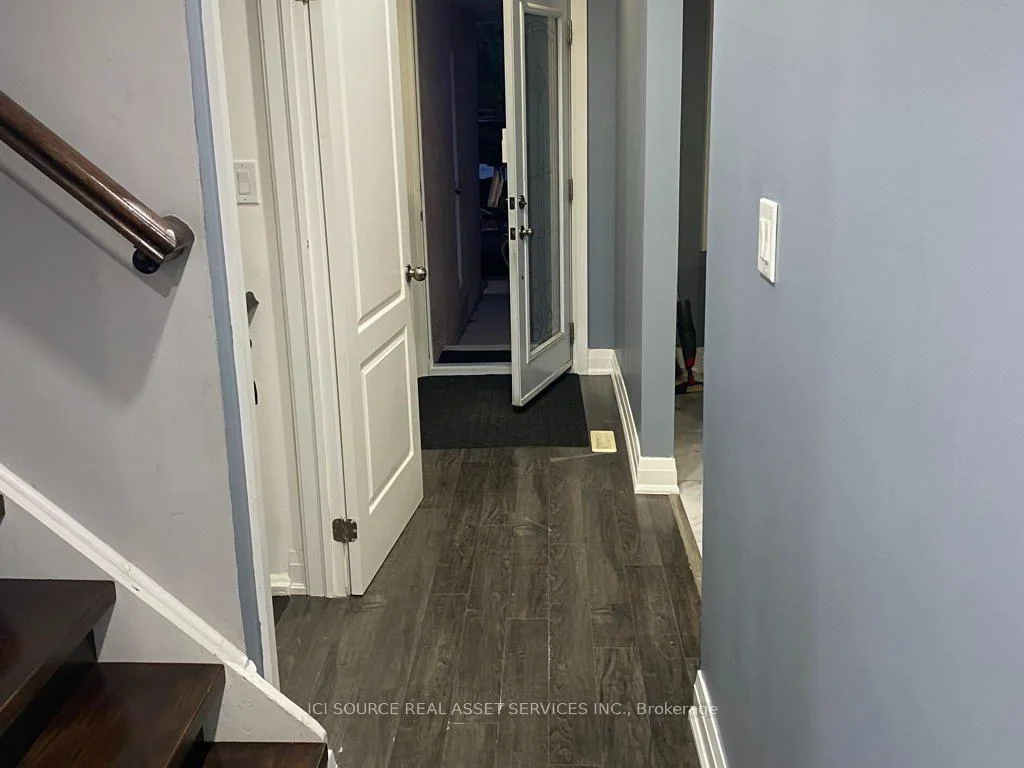 Photo 37 of 77 Newbridge Crescent, Brampton, Westgate — HOMEH