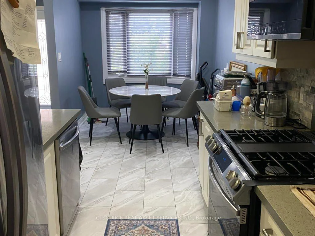 Photo 41 of 77 Newbridge Crescent, Brampton, Westgate — HOMEH