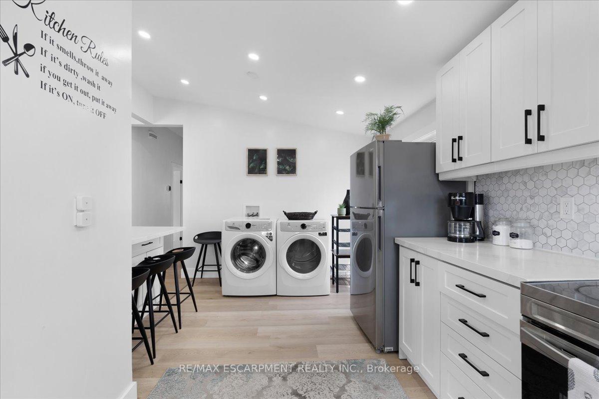 Photo 7 of 37 Lilacside Drive, Hamilton, Thorner — HOMEH