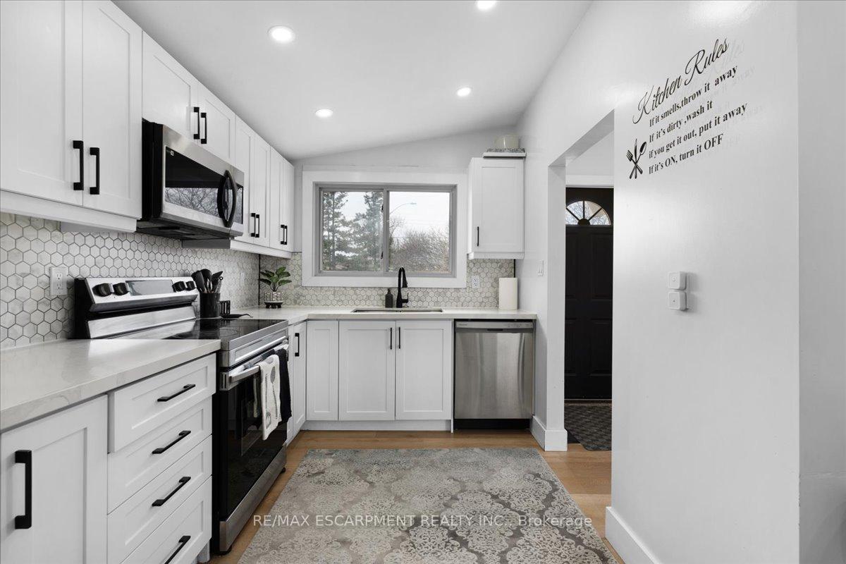 Photo 8 of 37 Lilacside Drive, Hamilton, Thorner — HOMEH