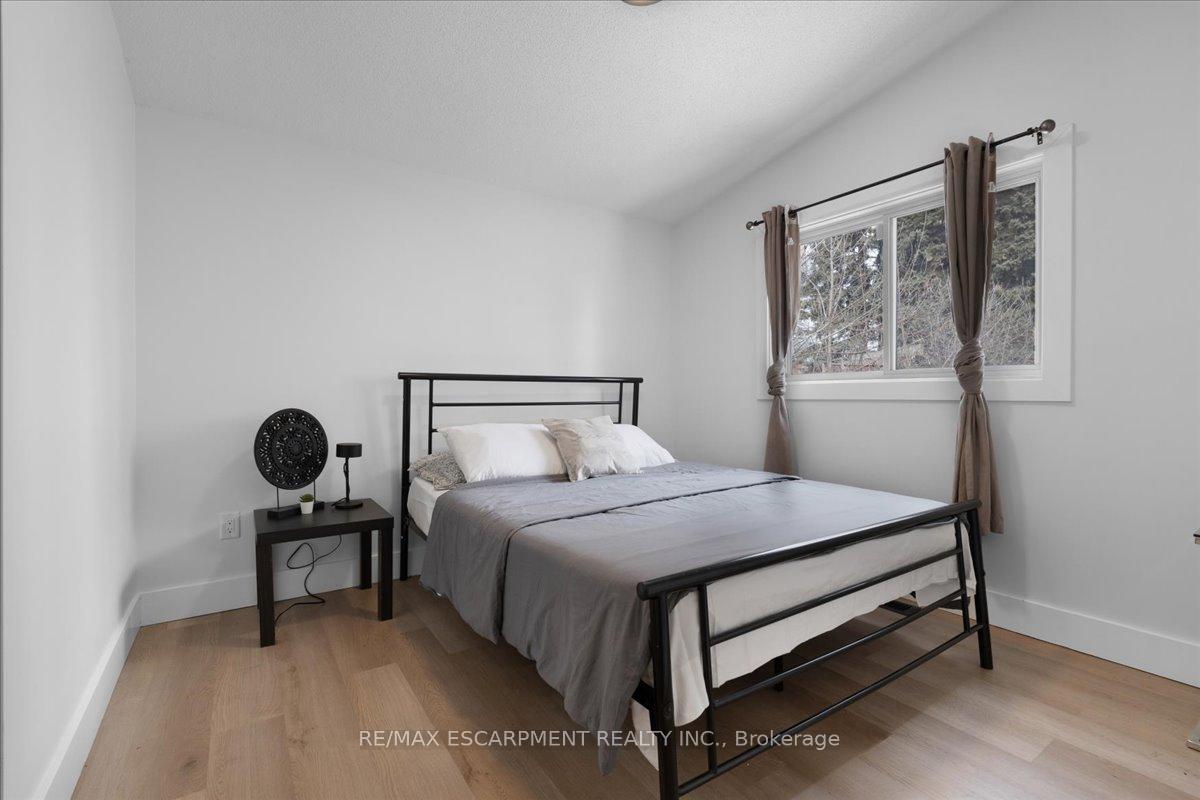 Photo 14 of 37 Lilacside Drive, Hamilton, Thorner — HOMEH
