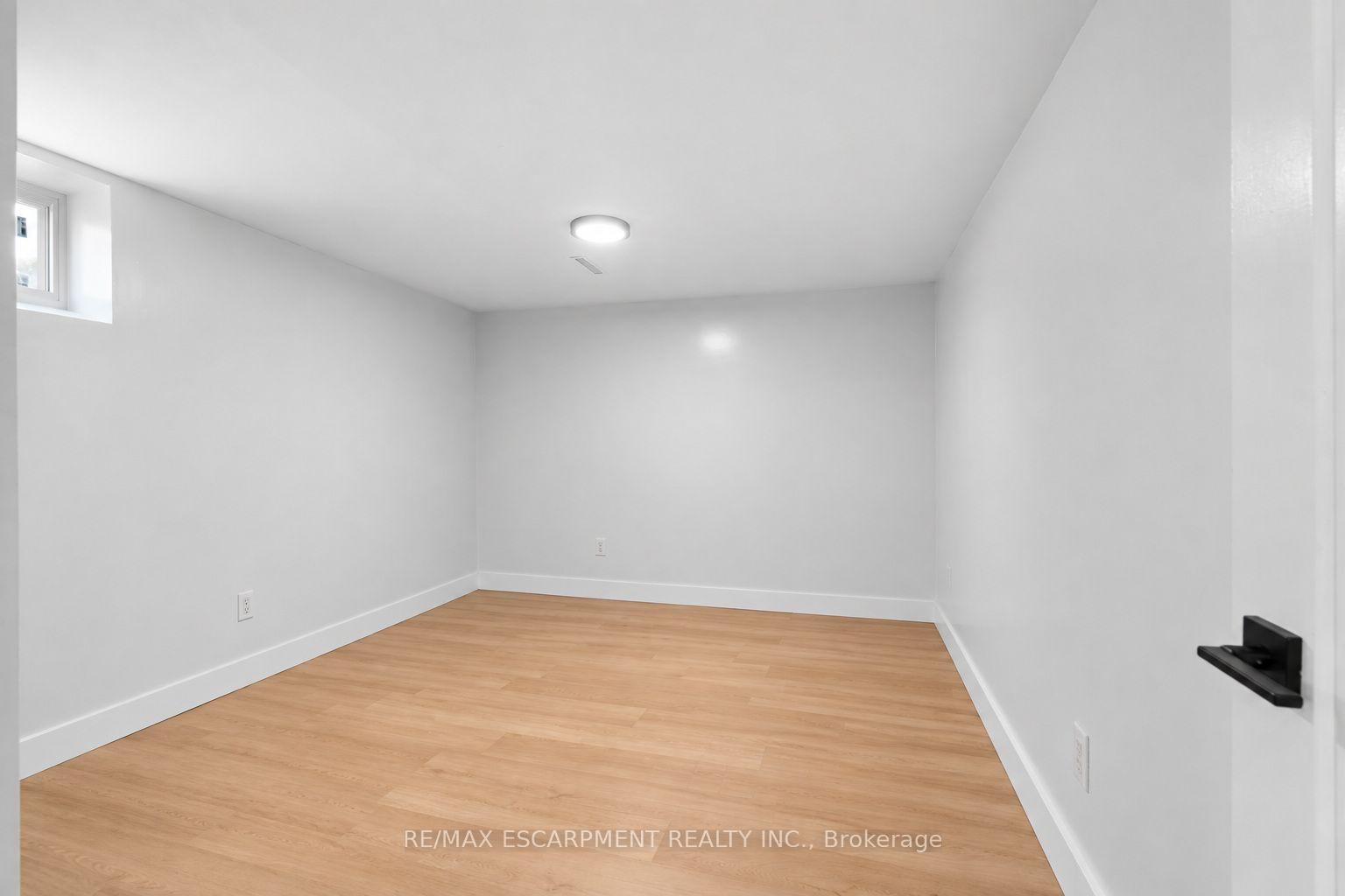 Photo 26 of 37 Lilacside Drive, Hamilton, Thorner — HOMEH