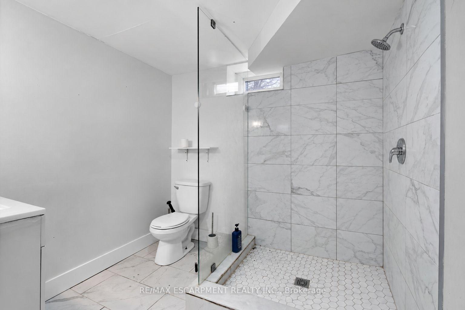 Photo 28 of 37 Lilacside Drive, Hamilton, Thorner — HOMEH