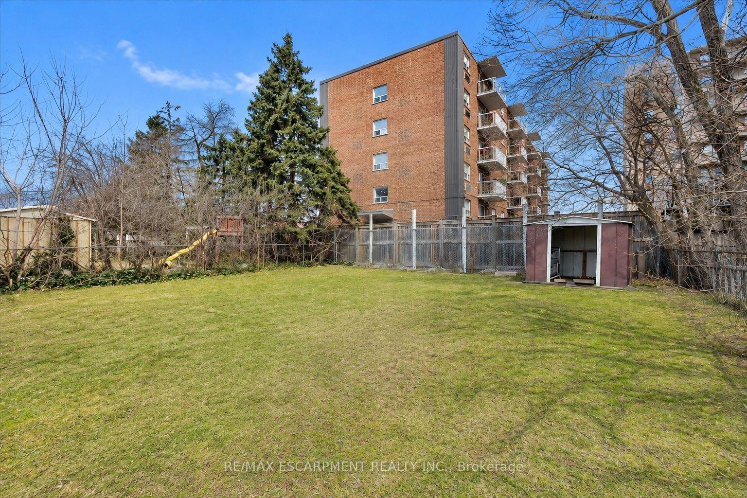 Photo 32 of 37 Lilacside Drive, Hamilton, Thorner — HOMEH