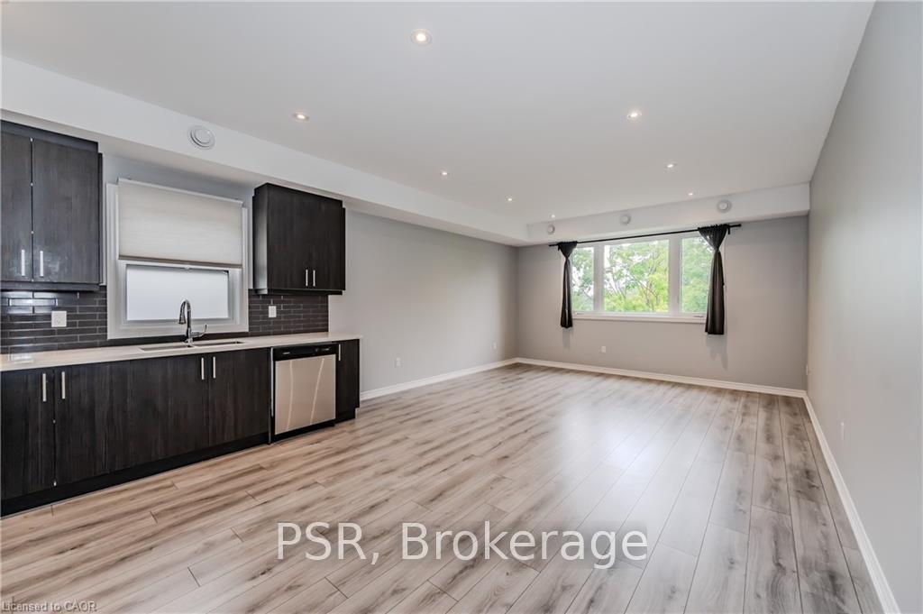Photo 3 of Unit 3, 17 Mary Street, Waterloo, Uptown Waterloo/Westmount — HOMEH