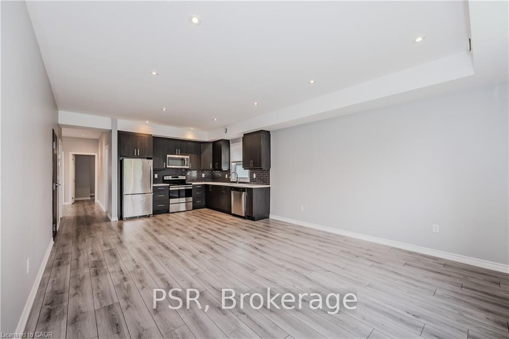 Photo 5 of Unit 3, 17 Mary Street, Waterloo, Uptown Waterloo/Westmount — HOMEH