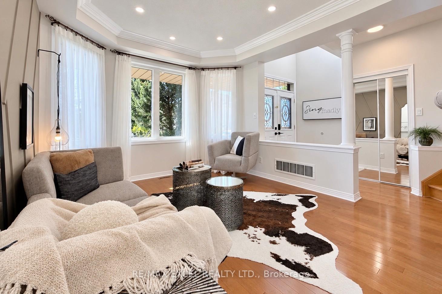 Photo 3 of 35 Stoneheath Crescent, Markham, Cachet — HOMEH