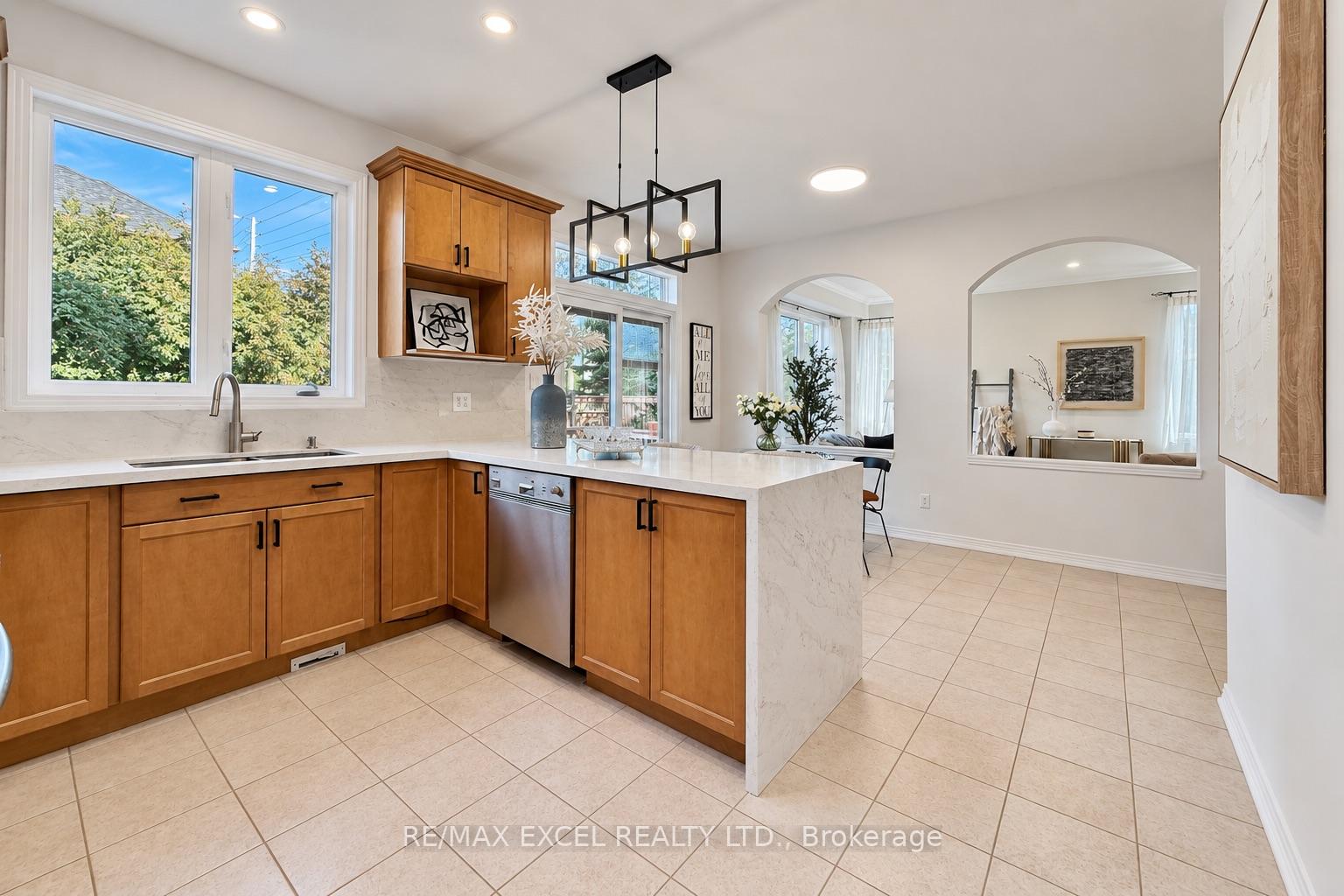 Photo 14 of 35 Stoneheath Crescent, Markham, Cachet — HOMEH