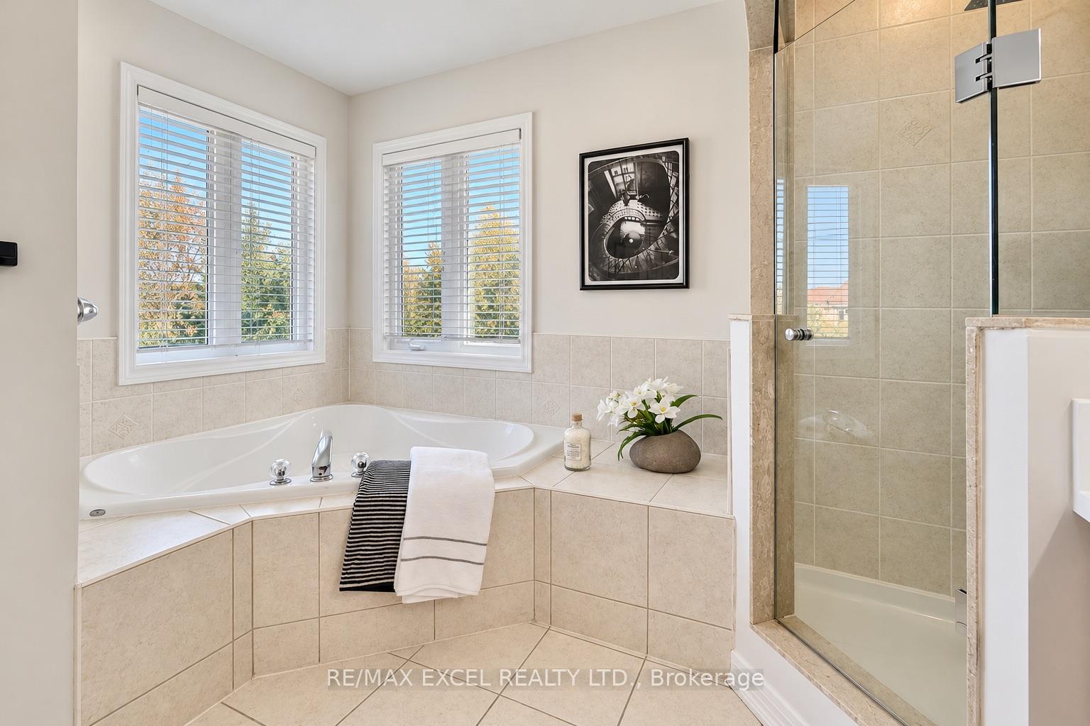 Photo 26 of 35 Stoneheath Crescent, Markham, Cachet — HOMEH
