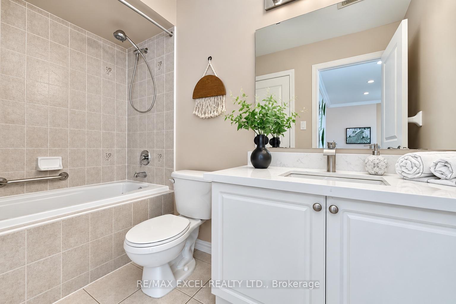 Photo 33 of 35 Stoneheath Crescent, Markham, Cachet — HOMEH