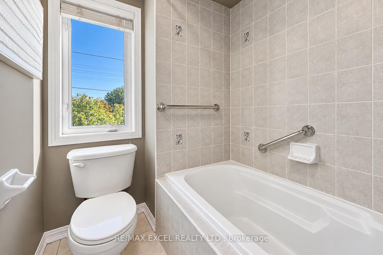 Photo 40 of 35 Stoneheath Crescent, Markham, Cachet — HOMEH