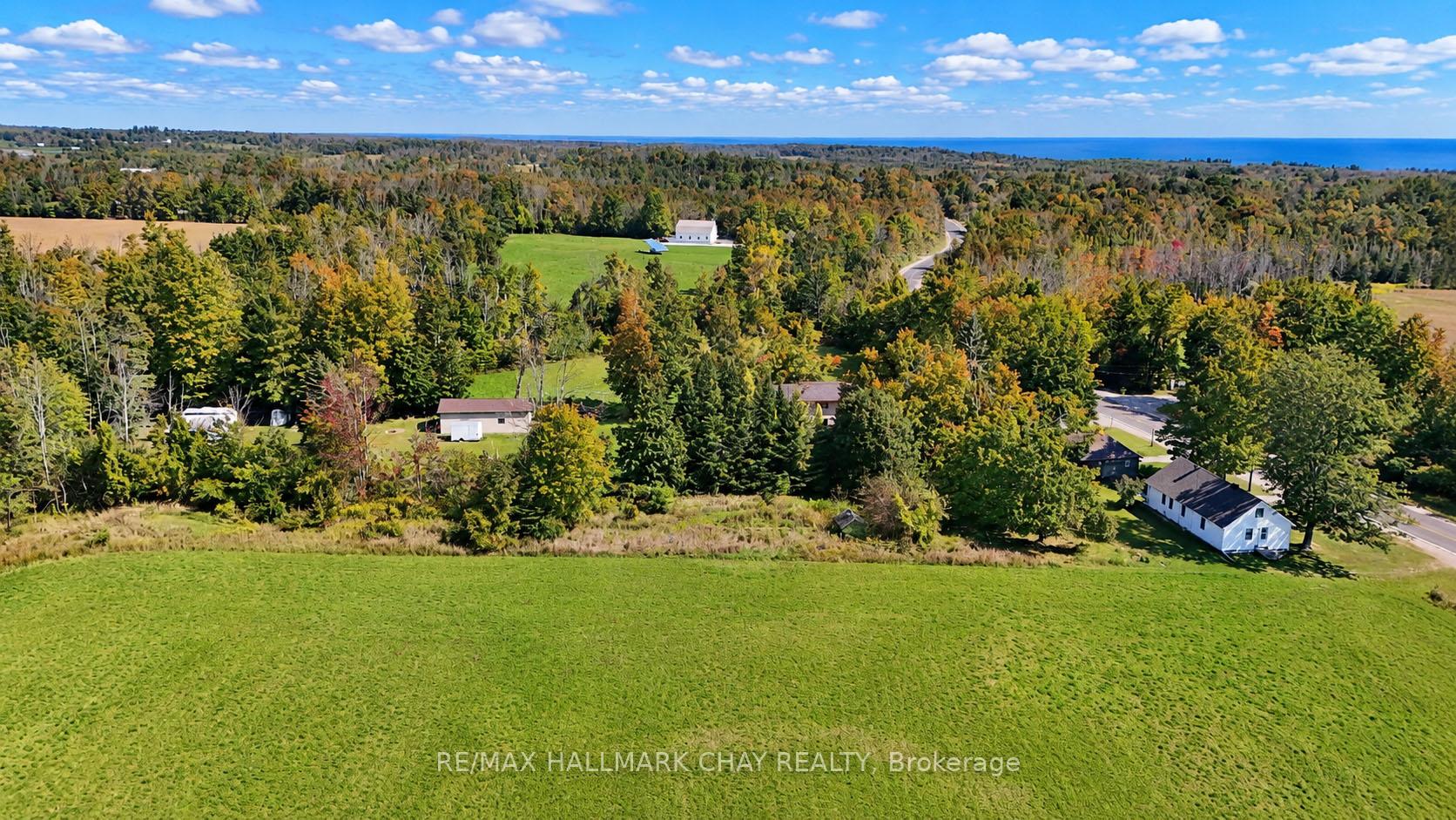 Photo 3 of 1402 Ridge Road E, Oro-Medonte, Rural Oro-Medonte — HOMEH