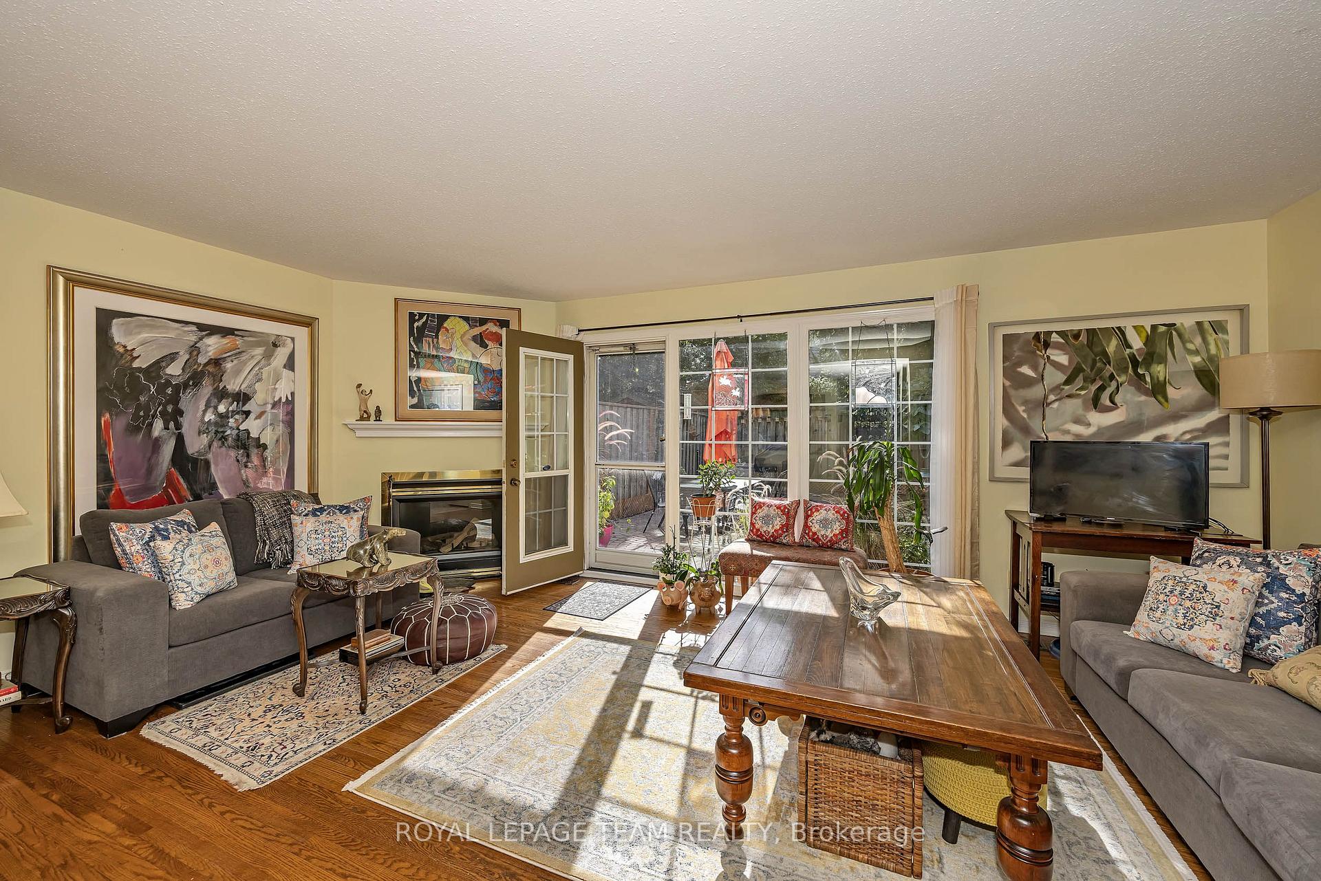 Photo 12 of 28 Monterey Drive, Ottawa, Leslie Park — HOMEH
