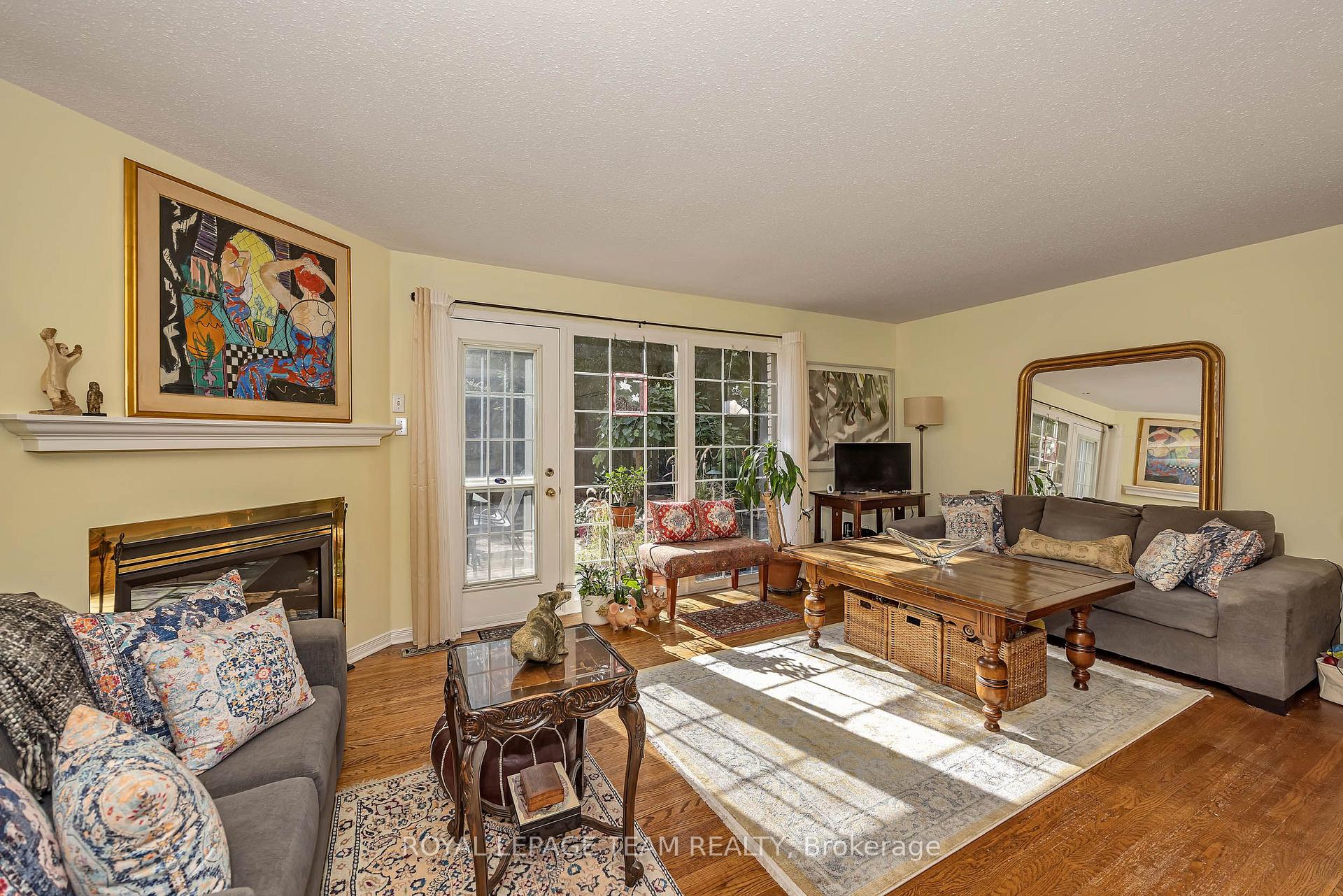 Photo 13 of 28 Monterey Drive, Ottawa, Leslie Park — HOMEH