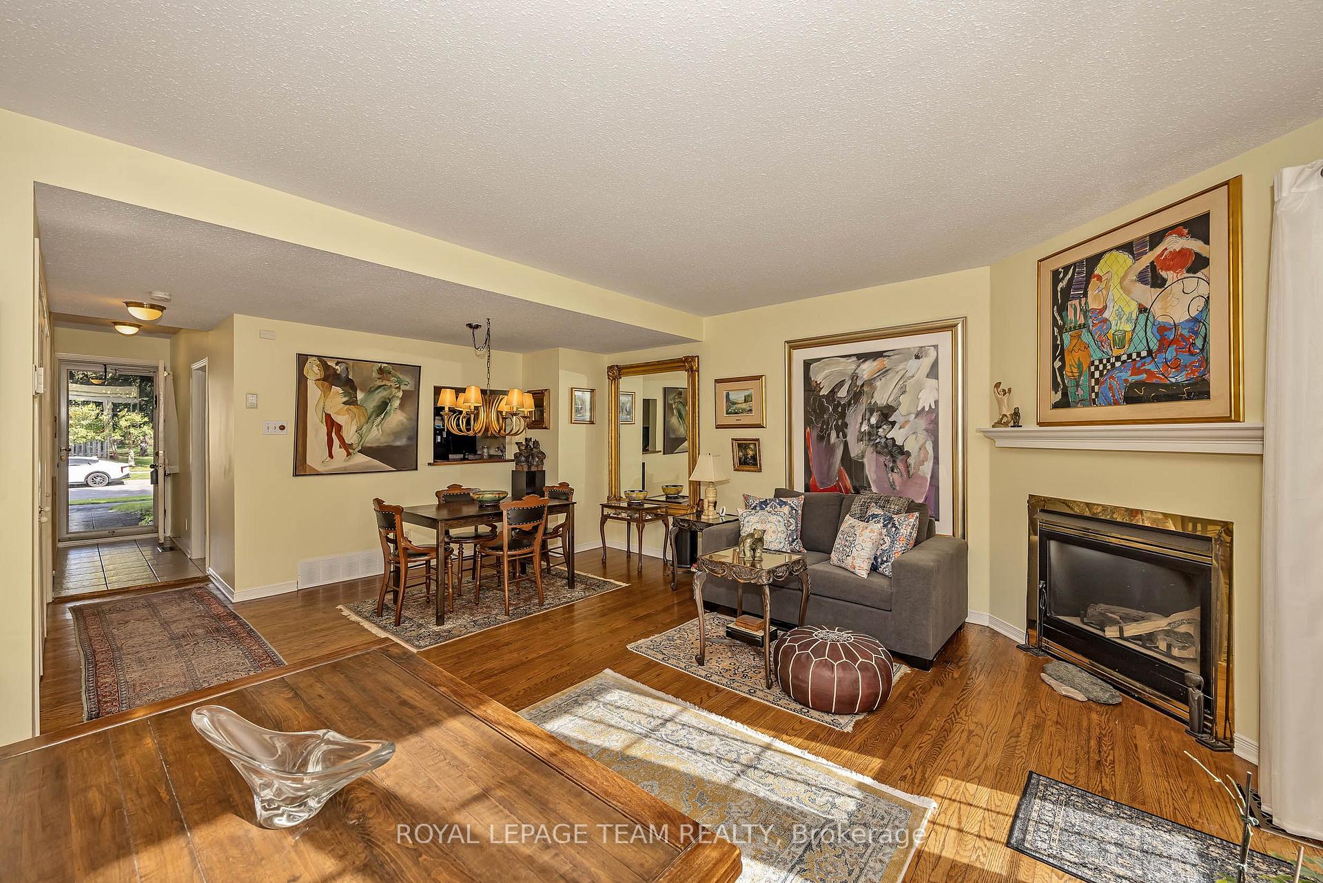 Photo 14 of 28 Monterey Drive, Ottawa, Leslie Park — HOMEH