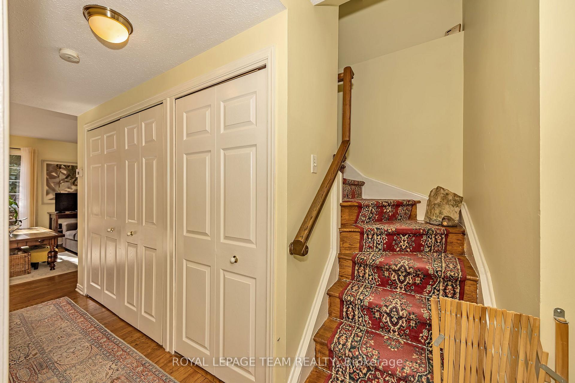 Photo 15 of 28 Monterey Drive, Ottawa, Leslie Park — HOMEH