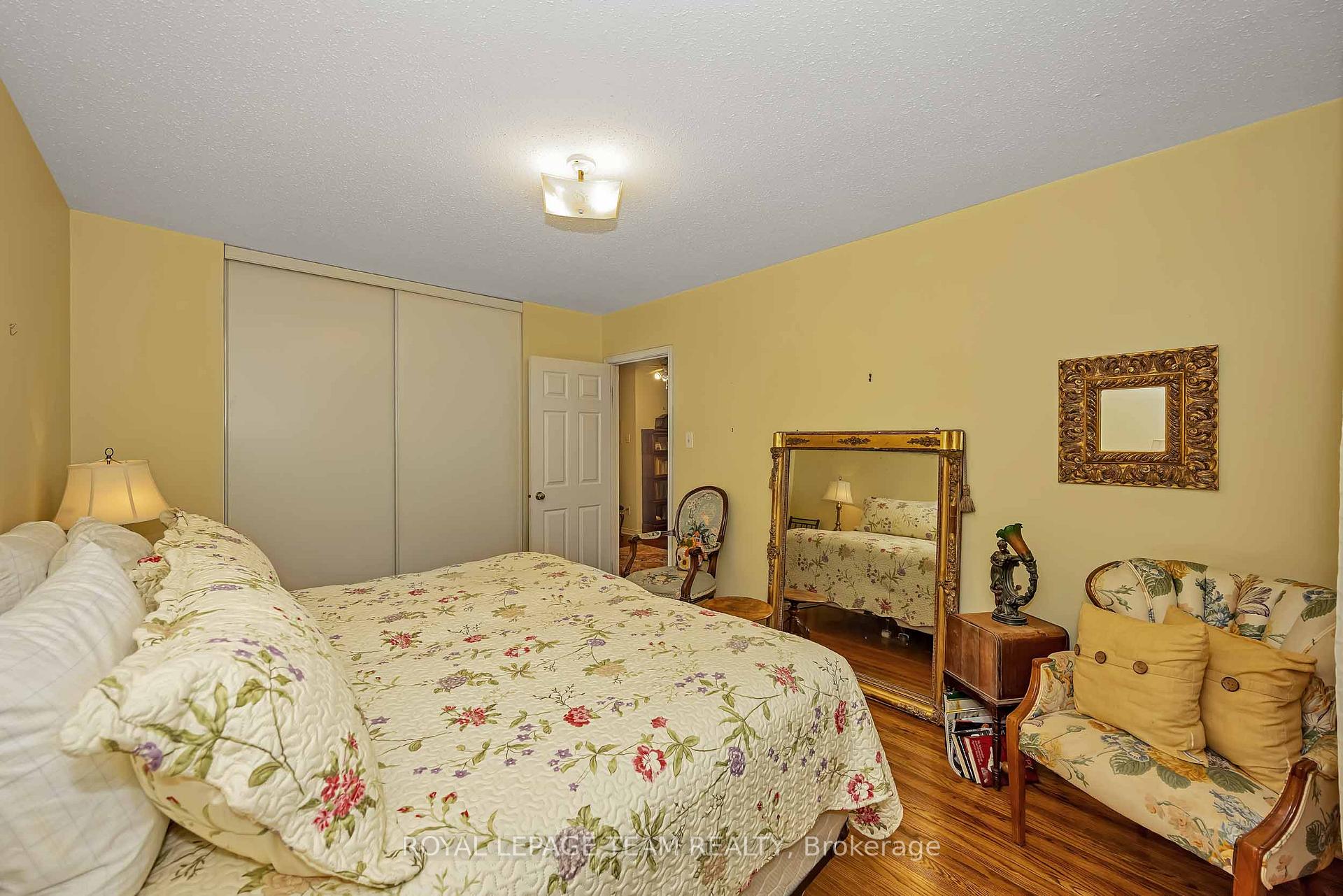 Photo 18 of 28 Monterey Drive, Ottawa, Leslie Park — HOMEH
