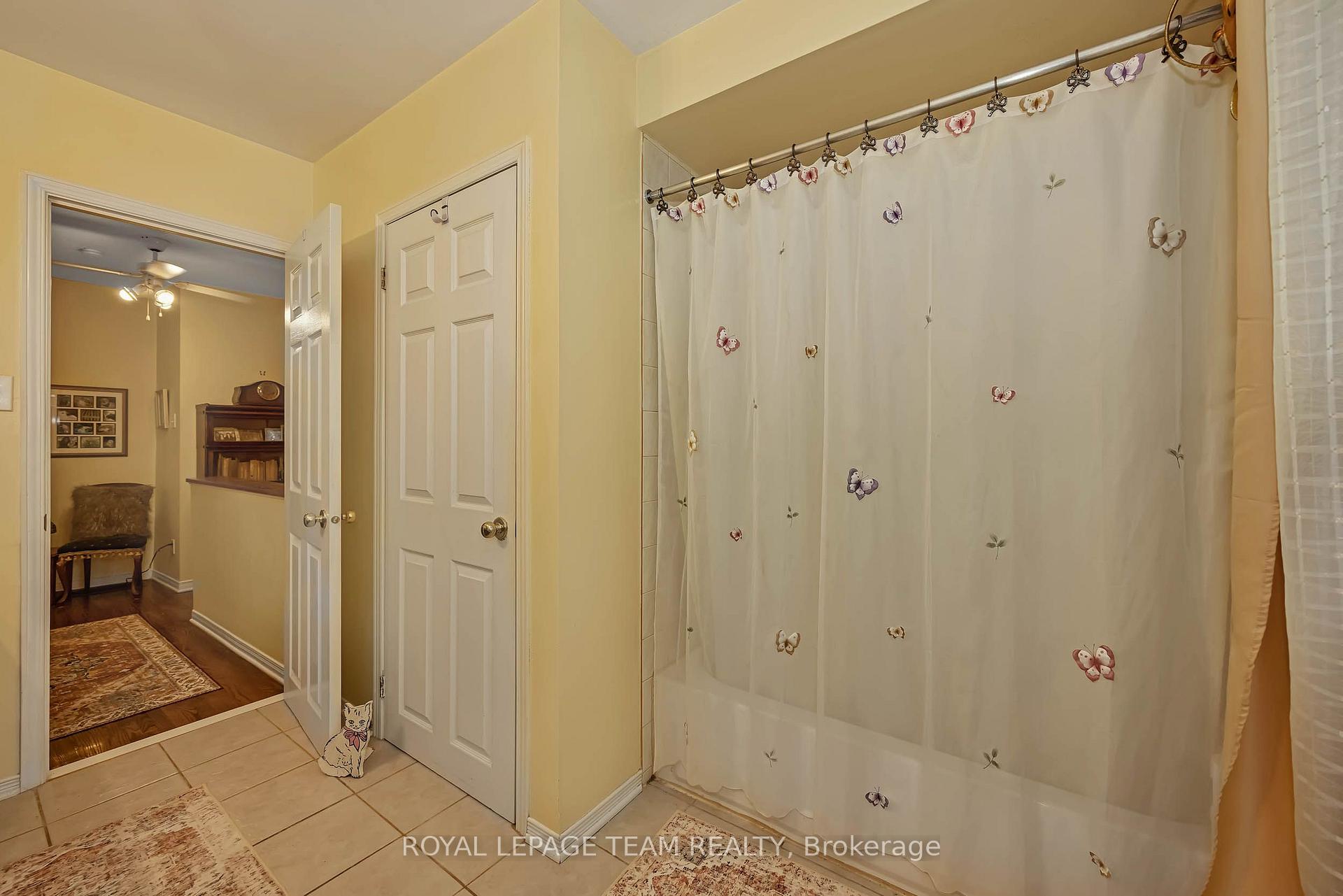 Photo 24 of 28 Monterey Drive, Ottawa, Leslie Park — HOMEH