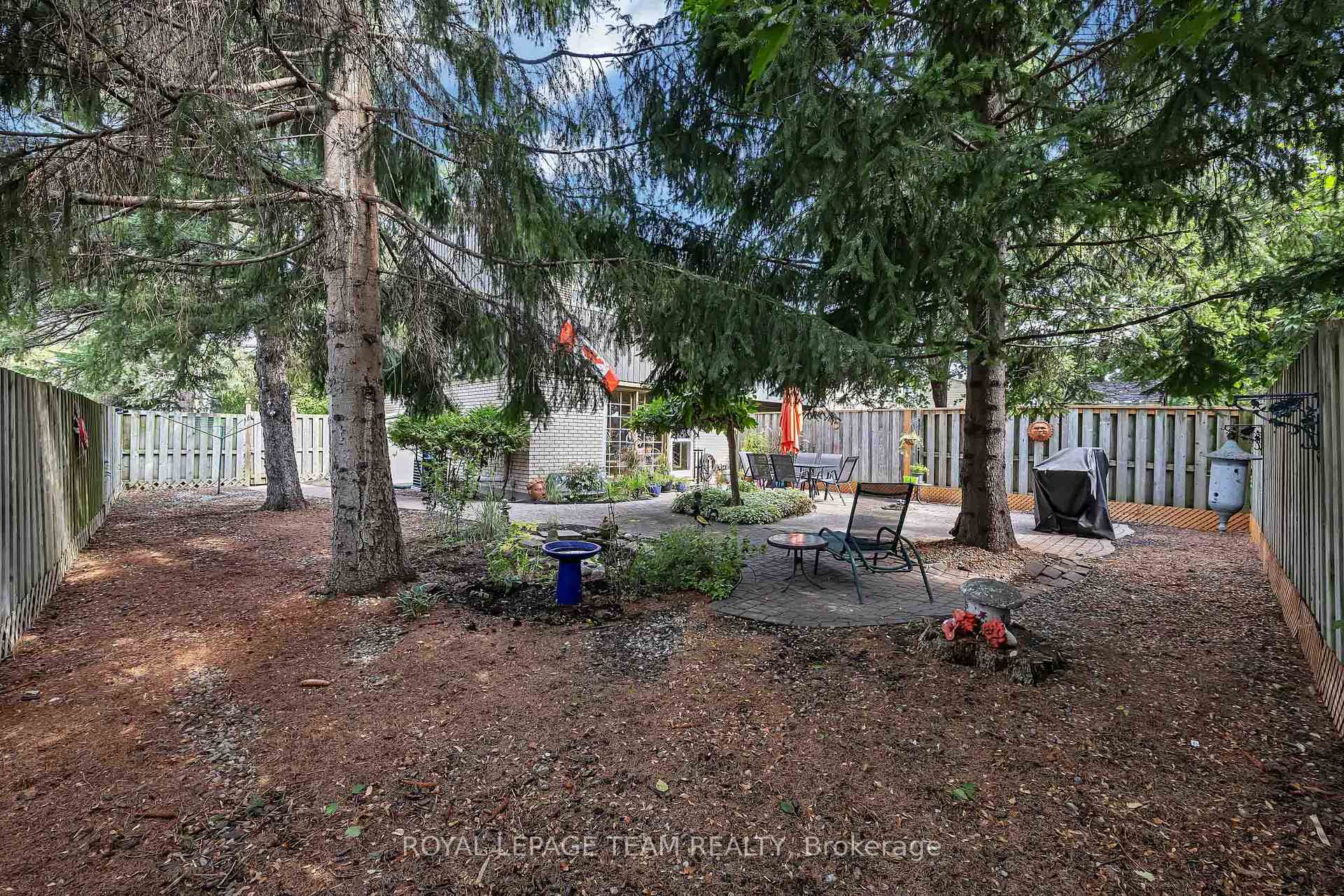 Photo 32 of 28 Monterey Drive, Ottawa, Leslie Park — HOMEH