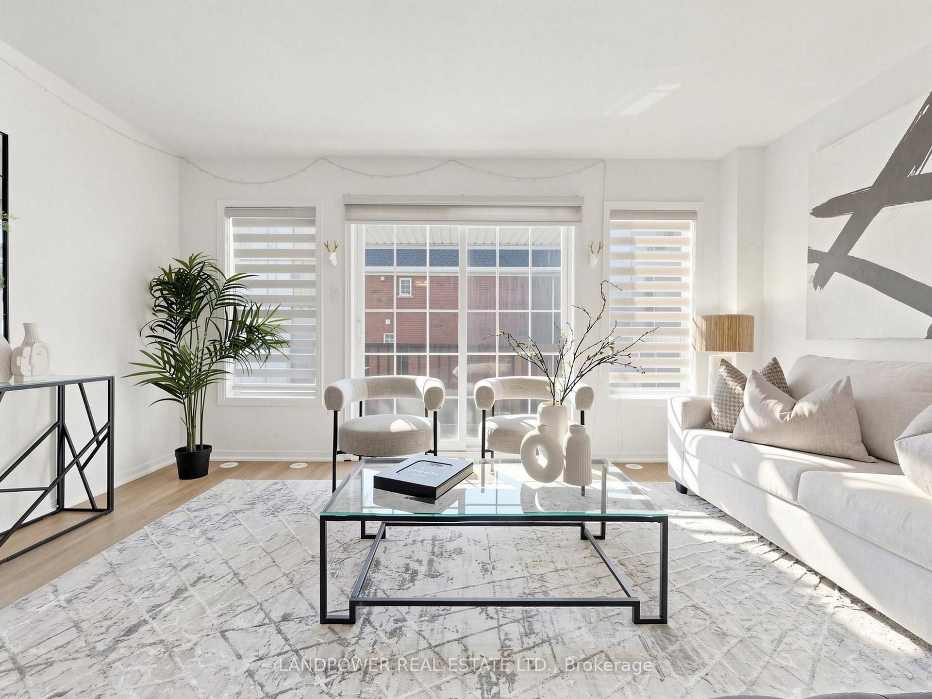 Photo 3 of 821 Sandhurst Circle, Scarborough, Agincourt North — HOMEH
