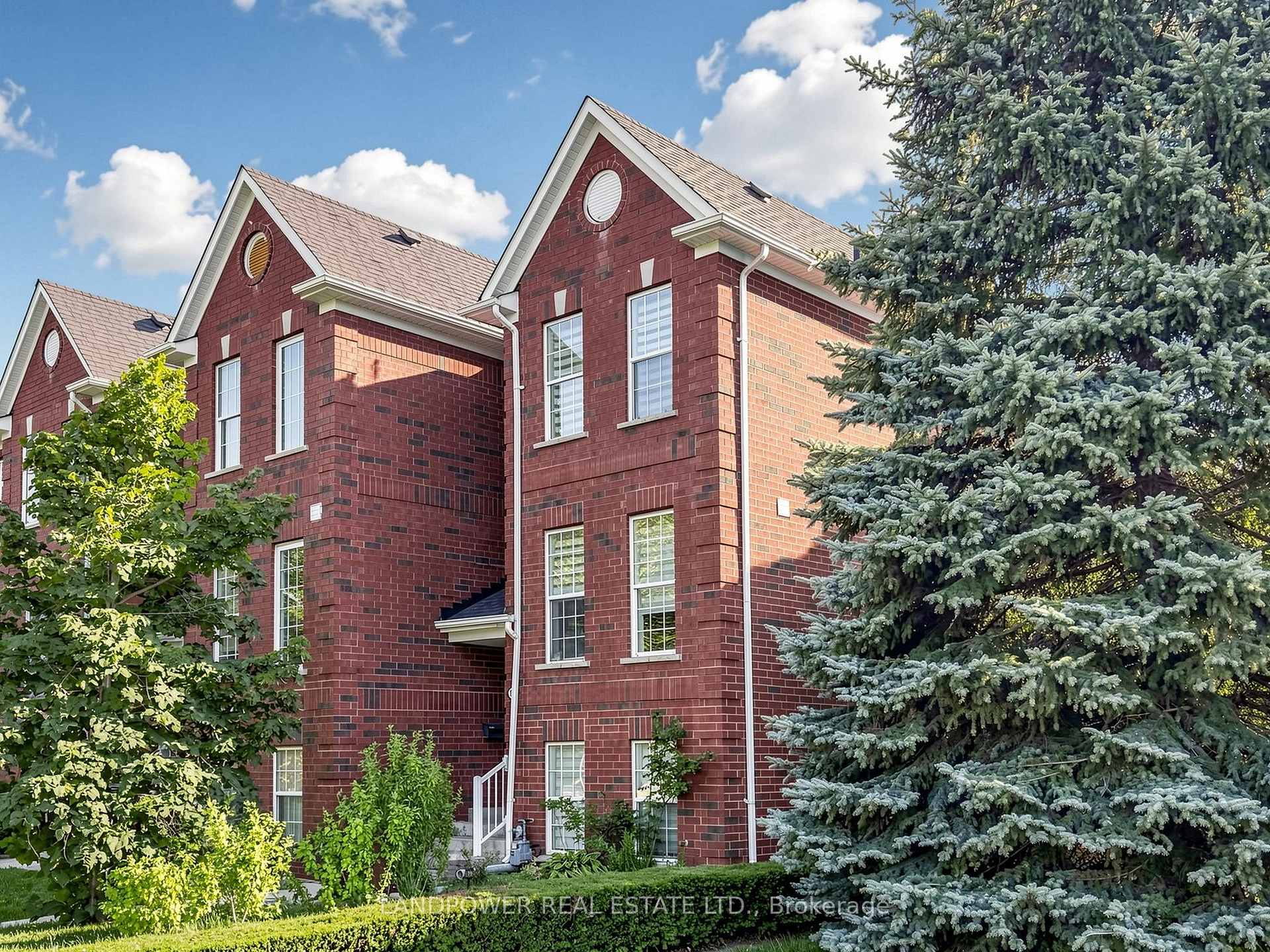 Photo 6 of 821 Sandhurst Circle, Scarborough, Agincourt North — HOMEH