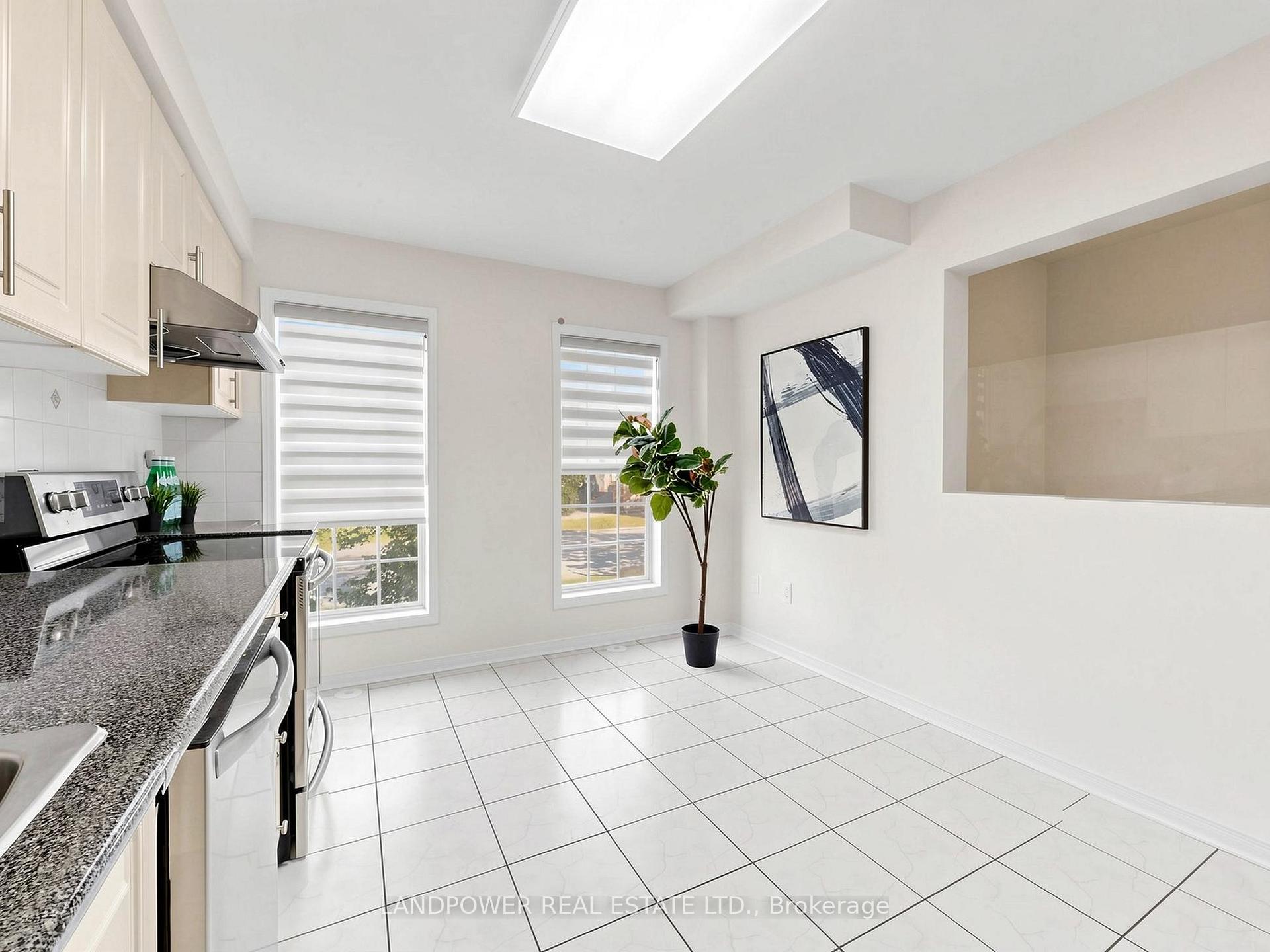 Photo 19 of 821 Sandhurst Circle, Scarborough, Agincourt North — HOMEH