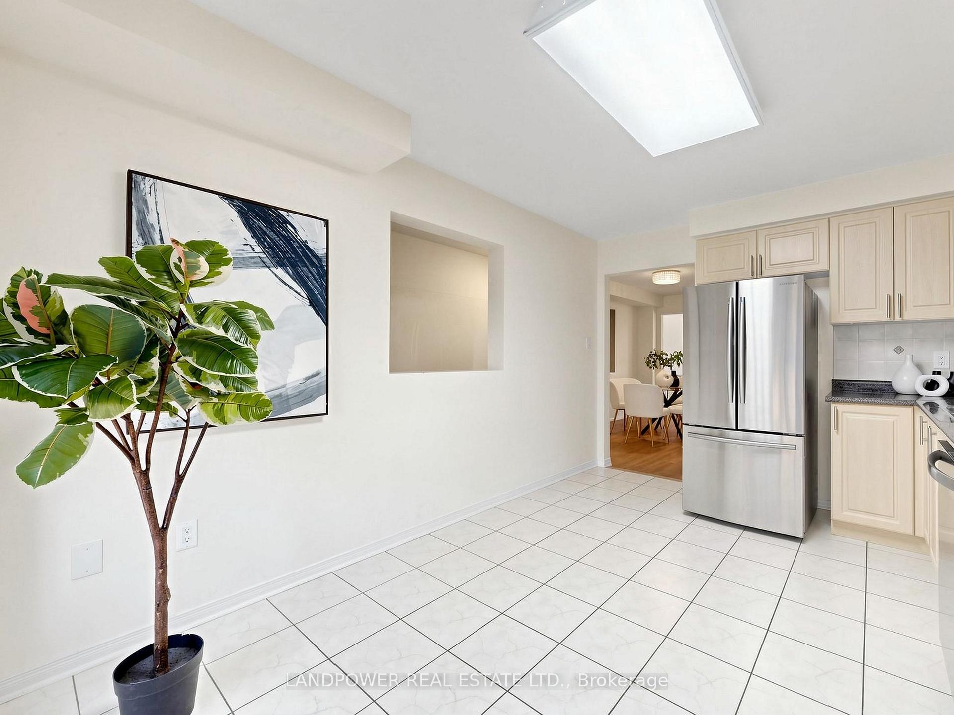 Photo 20 of 821 Sandhurst Circle, Scarborough, Agincourt North — HOMEH