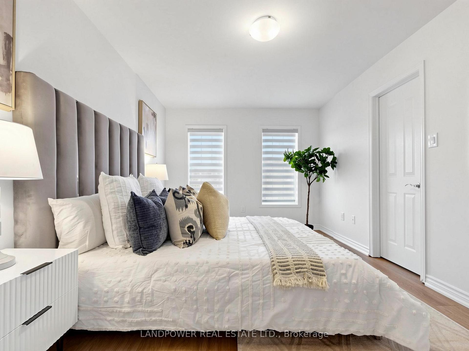 Photo 25 of 821 Sandhurst Circle, Scarborough, Agincourt North — HOMEH