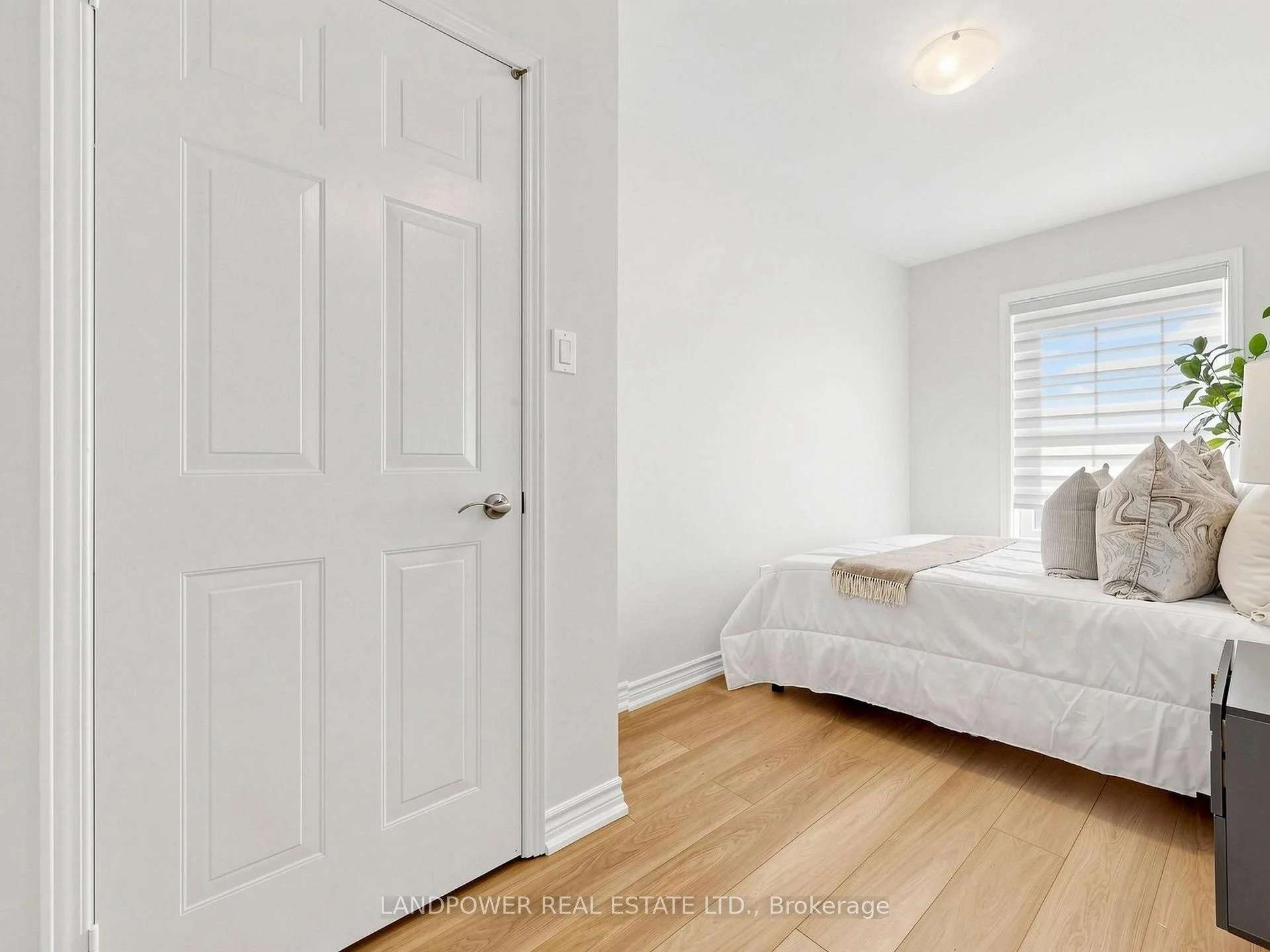 Photo 37 of 821 Sandhurst Circle, Scarborough, Agincourt North — HOMEH
