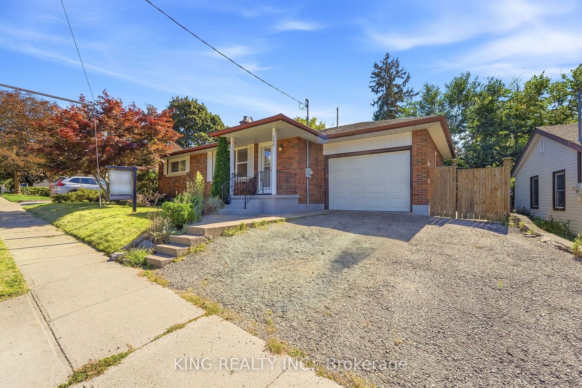 Photo of 399 Church Street N