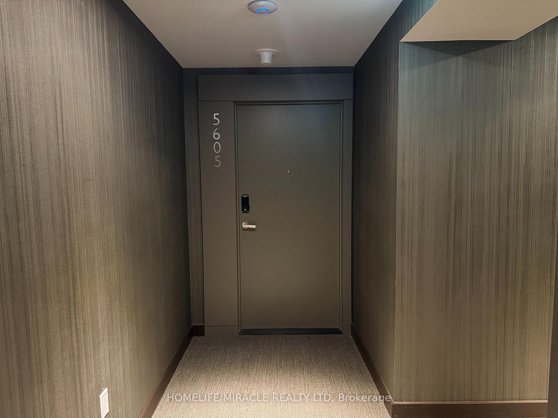 Photo 3 of Unit 5605, 448 Burnhamthorpe Road, Mississauga, City Centre — HOMEH