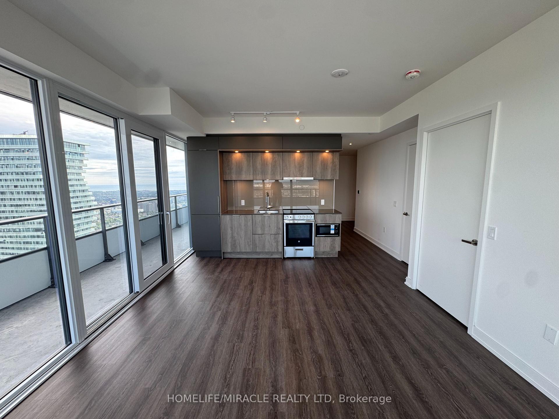 Photo 7 of Unit 5605, 448 Burnhamthorpe Road, Mississauga, City Centre — HOMEH