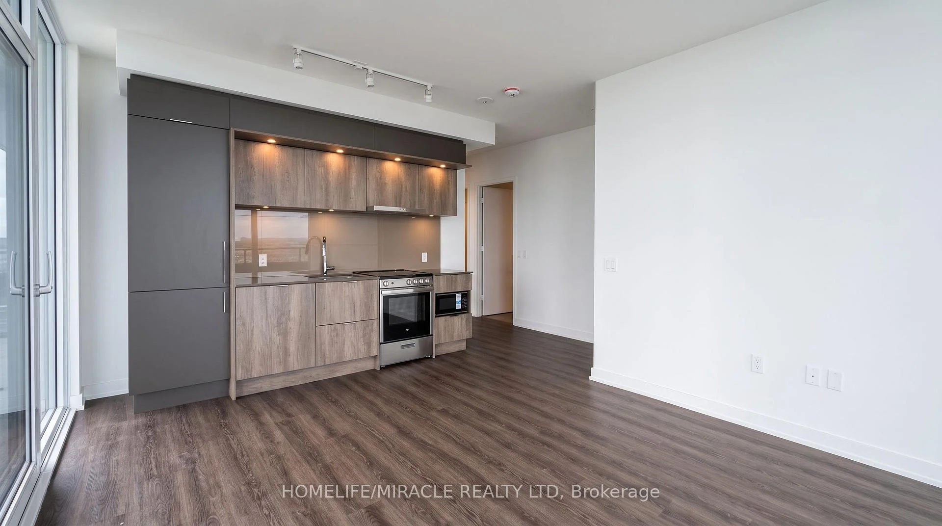 Photo 16 of Unit 5605, 448 Burnhamthorpe Road, Mississauga, City Centre — HOMEH