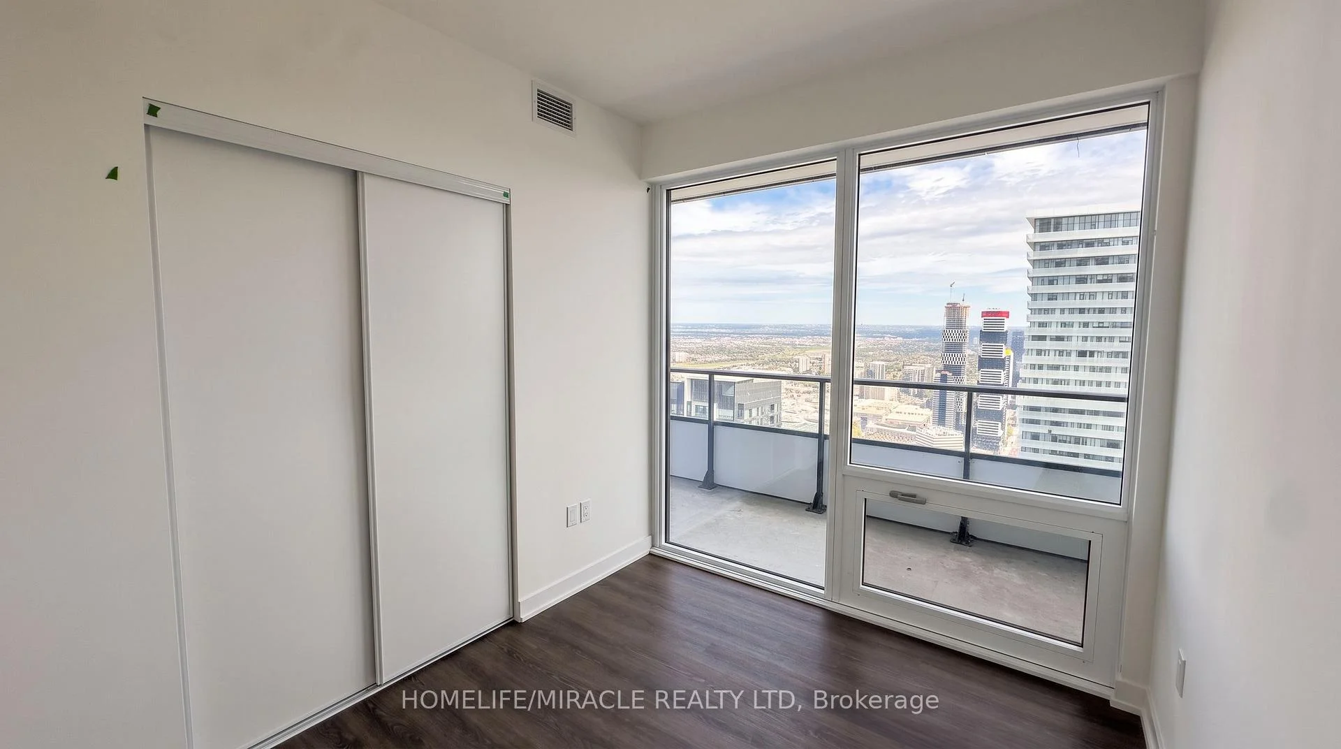 Photo 19 of Unit 5605, 448 Burnhamthorpe Road, Mississauga, City Centre — HOMEH