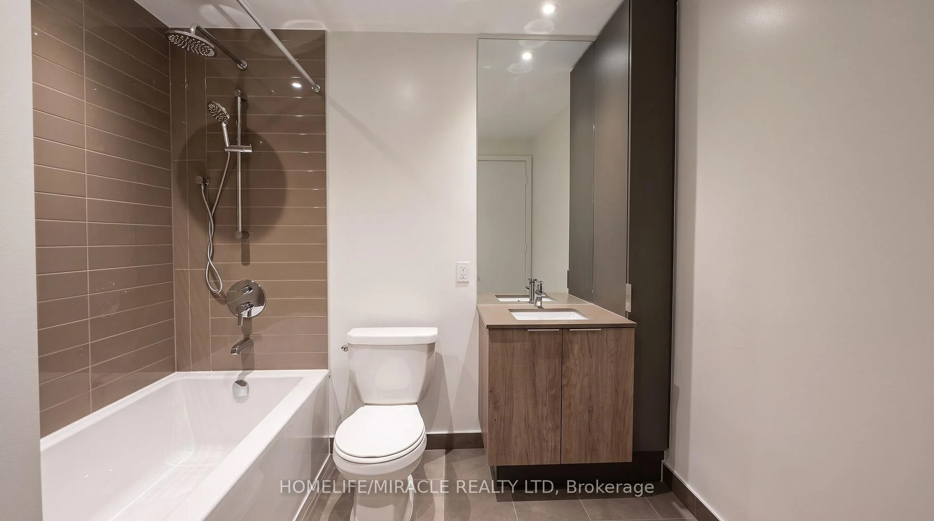 Photo 21 of Unit 5605, 448 Burnhamthorpe Road, Mississauga, City Centre — HOMEH
