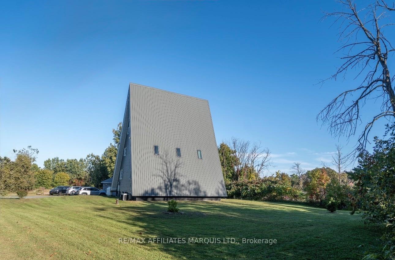 Photo 2 of 2150 Service Road, Cornwall, Cornwall — HOMEH