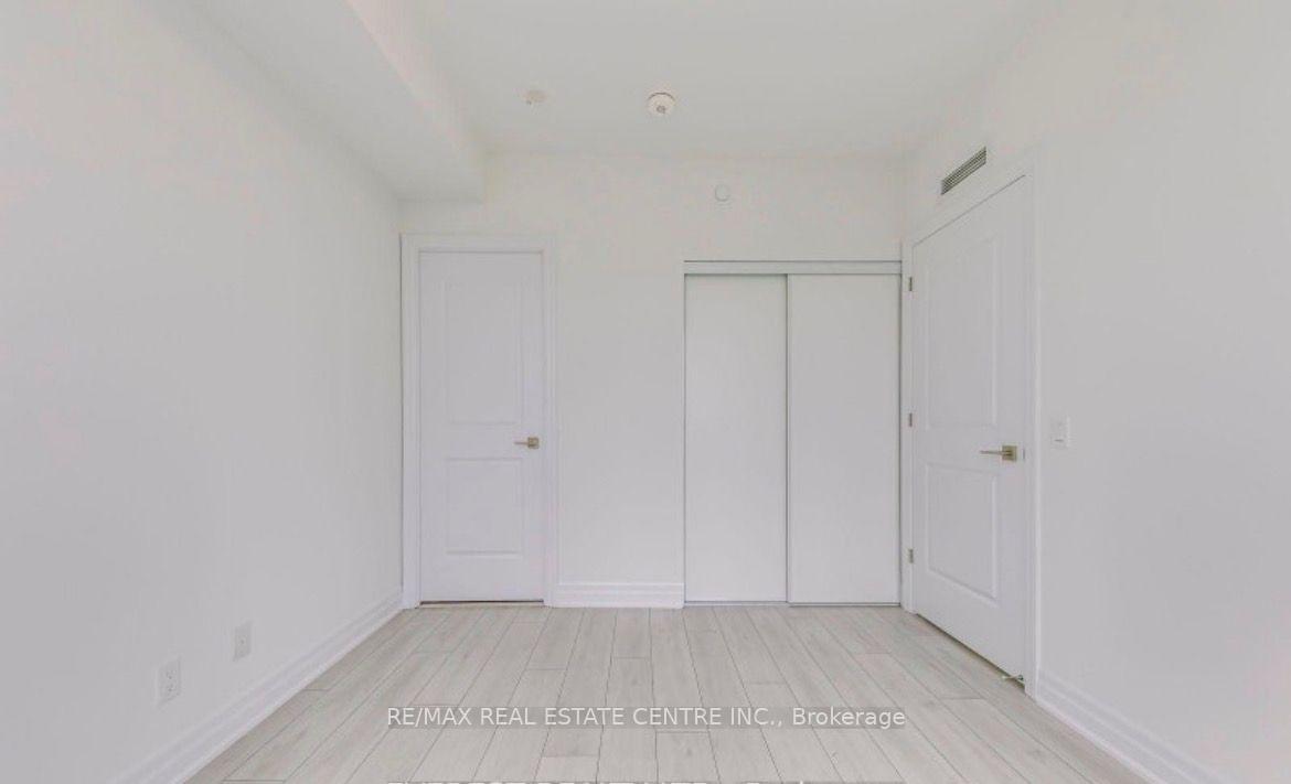 Photo 10 of Unit 605, 30 Elm Drive W, Mississauga, City Centre — HOMEH