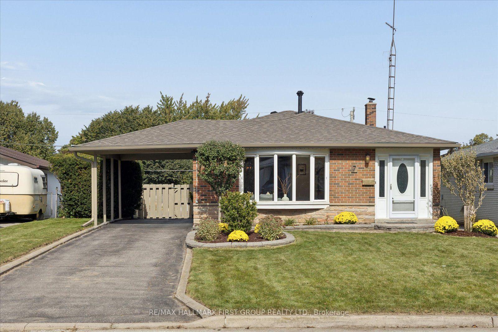 Photo 1 of 7 Archer Drive, Ajax, South East — HOMEH