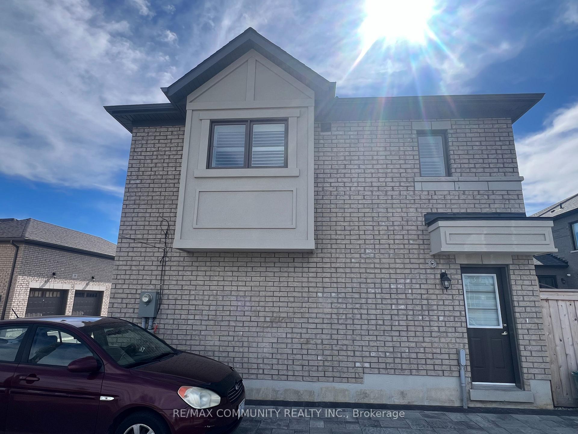 Photo 2 of Unit Coach House, 3570 Bur Oak Avenue, Markham, Cornell — HOMEH