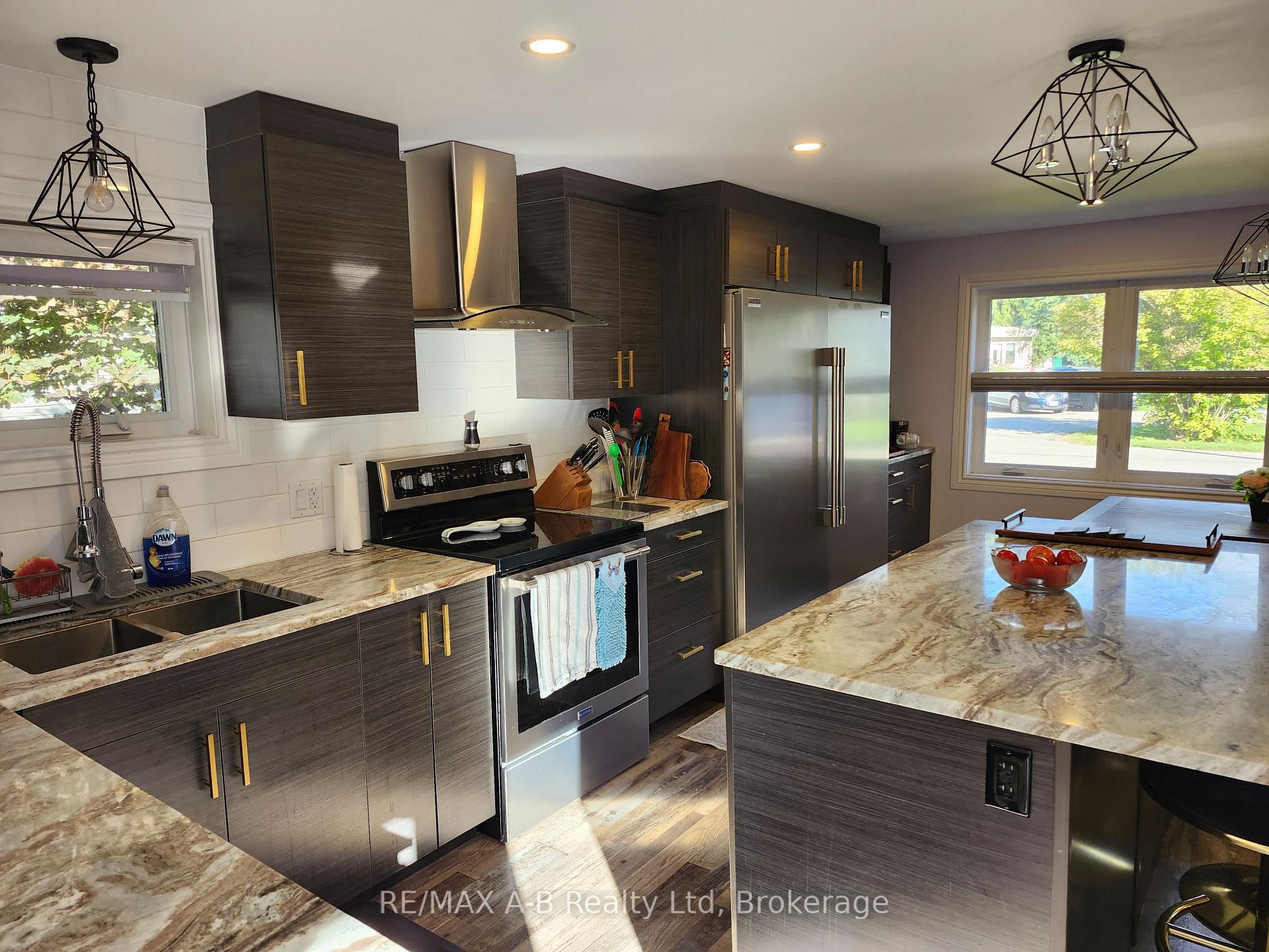 Photo 5 of 195 Cedar Road, Perth East, Crystal Lake — HOMEH